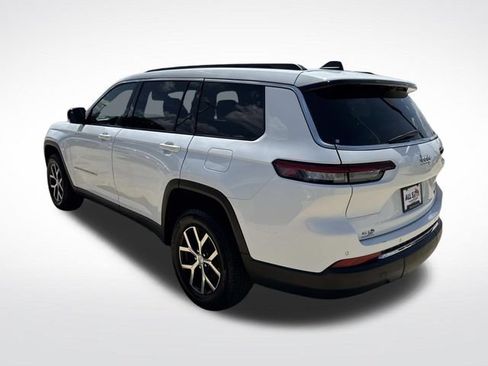 Used 2025 Jeep Grand Cherokee L Limited w/ Luxury Tech Group II RWD image 7
