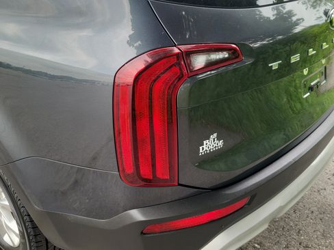 Used 2020 Kia Telluride LX FWD image 11