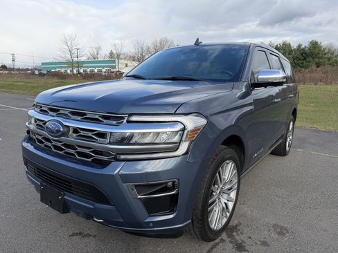 Used 2022 Ford Expedition Platinum image 2