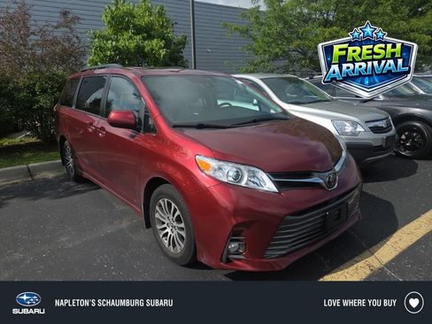 Used 2020 Toyota Sienna XLE FWD image 1