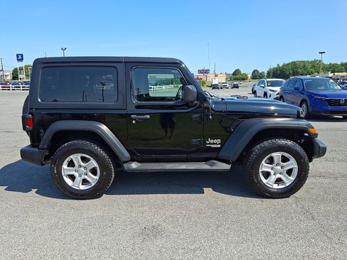 Used 2019 Jeep Wrangler Sport AWD/4WD image 7