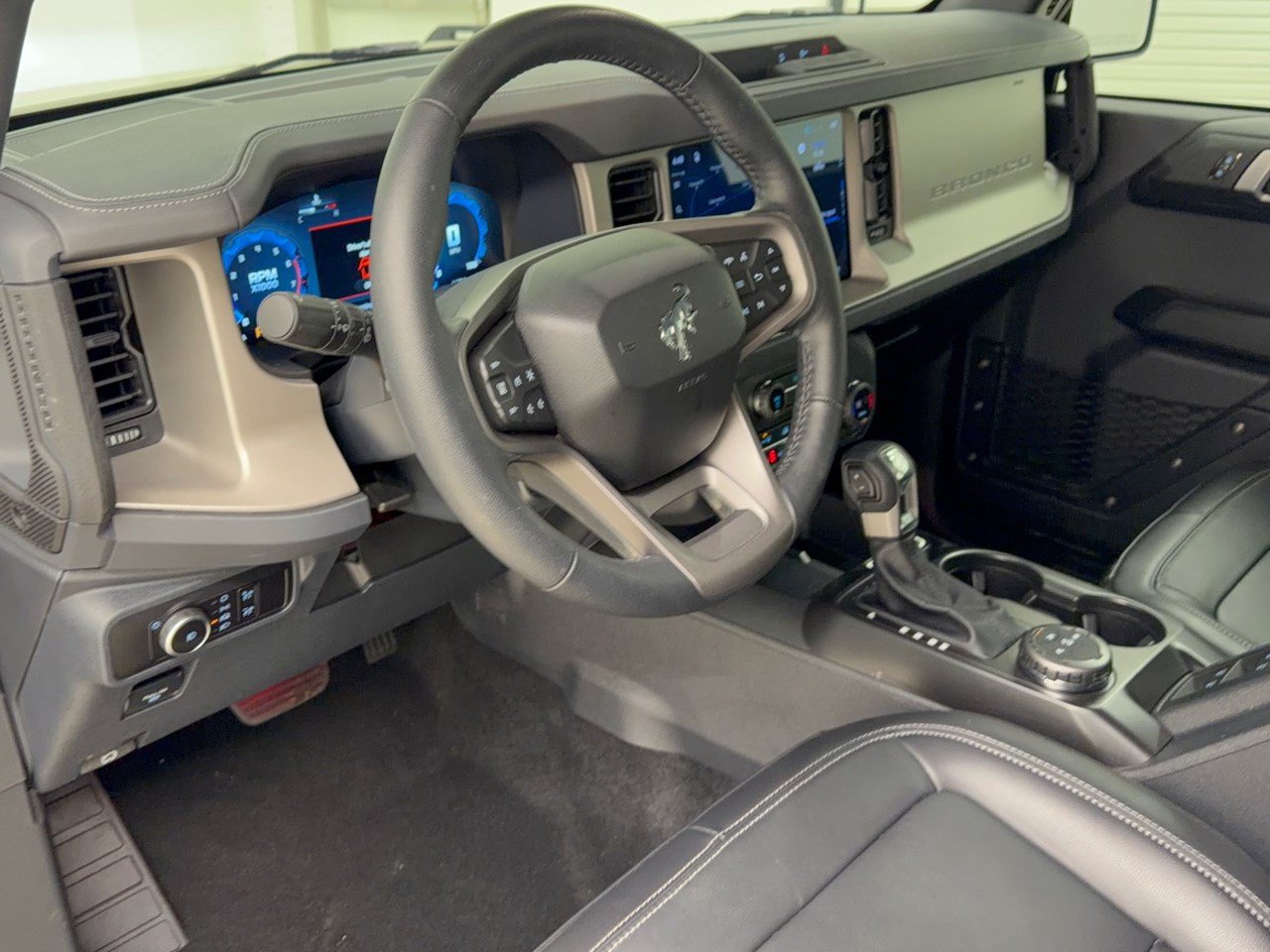 Used 2026 Ford Bronco Outer Banks AWD/4WD image 4