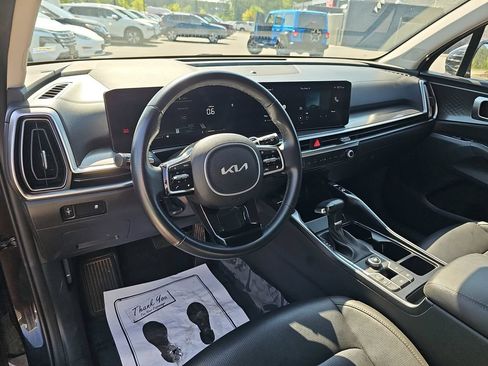 Used 2024 Kia Sorento S FWD image 23