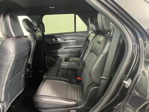 Used 2025 Ford Explorer ST-Line w/ ST-Line Street Pack AWD/4WD image 25