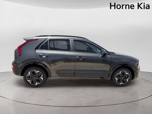 New 2026 Kia Niro Wind FWD image 3