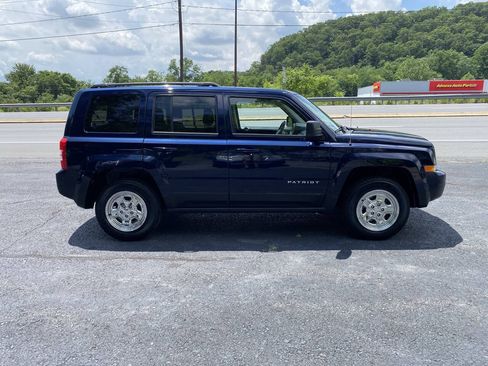 Used 2016 Jeep Patriot Sport w/ Power Value Group AWD/4WD image 5