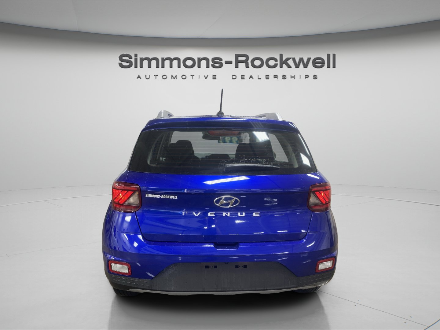 Used 2025 Hyundai Venue SEL FWD image 4
