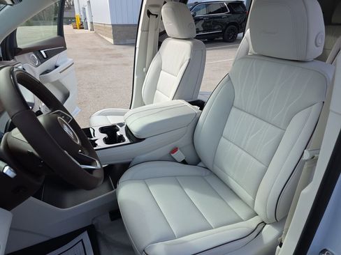 New 2026 Buick Enclave Avenir w/ Super Cruise Package image 17