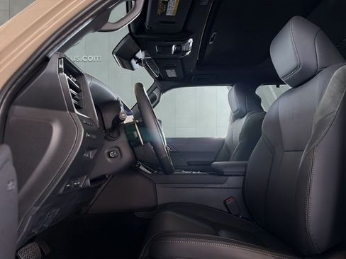 Certified 2026 Lexus GX 550 AWD/4WD image 7