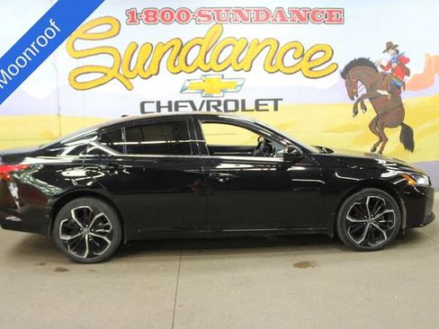 Used 2023 Nissan Altima 2.5 SR AWD/4WD image 1