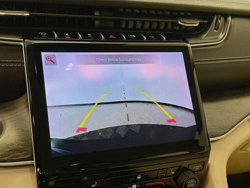 Used 2022 Jeep Grand Cherokee L Limited image 23