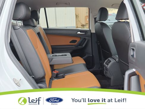Used 2019 Volkswagen Tiguan SE image 35