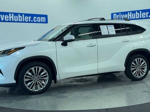 Used 2023 Toyota Highlander Platinum image 4