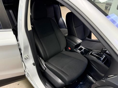 Used 2018 Nissan Rogue Sport S w/ S Appearance Package FWD image 10