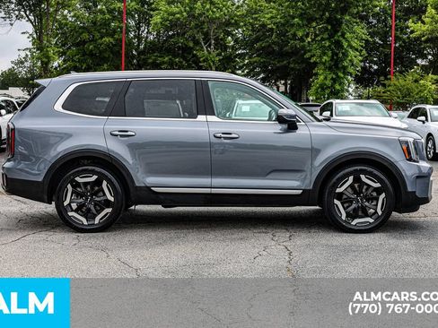 Used 2023 Kia Telluride EX w/ EX Captain's Chair Package AWD/4WD image 10