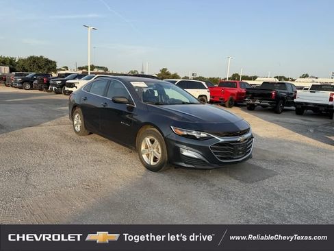 Used 2021 Chevrolet Malibu LS FWD image 1