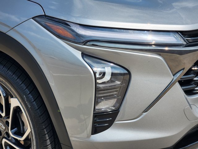 Used 2024 Chevrolet Trax RS w/ Sunroof Package FWD image 9