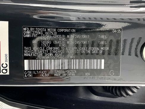 Used 2025 Toyota 4Runner SR5 AWD/4WD image 35