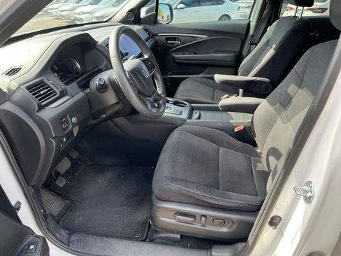 Used 2022 Honda Pilot Sport image 2