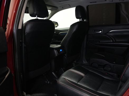 Used 2019 Toyota Highlander SE AWD/4WD image 20