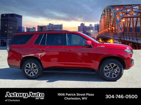 Used 2022 Chevrolet Tahoe Z71 w/ Luxury Package AWD/4WD image 2