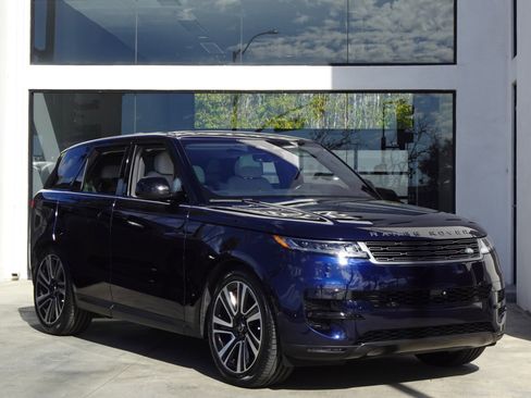 Used 2023 Land Rover Range Rover Sport SE image 9