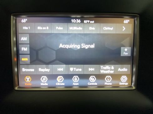 Used 2021 Jeep Grand Cherokee Laredo AWD/4WD image 16