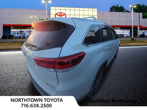 Used 2019 Toyota Highlander XLE image 6