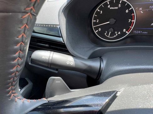 Used 2023 Nissan Altima 2.5 SR w/ SR Premium Package image 11