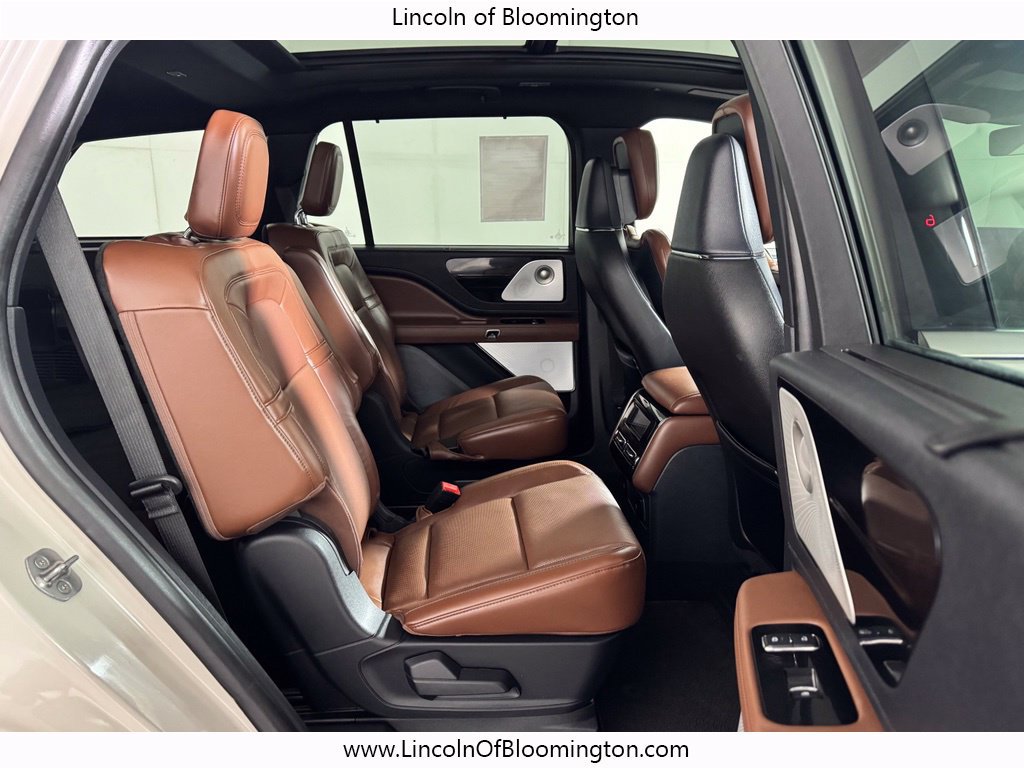 Used 2025 Lincoln Aviator Reserve w/ Equipment Group 201A AWD/4WD image 13