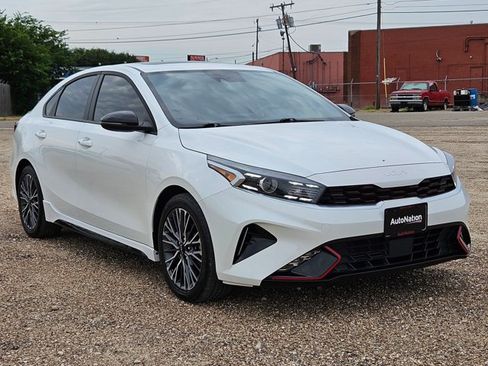 Used 2024 Kia Forte GT-Line w/ GT-Line Premium Package FWD image 3