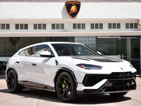 Used 2024 Lamborghini Urus Performante AWD/4WD image 1