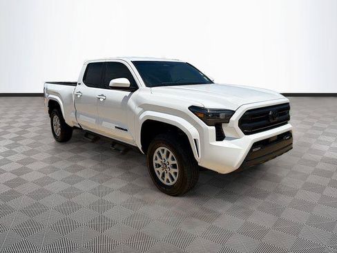 Certified 2025 Toyota Tacoma SR5 AWD/4WD image 1