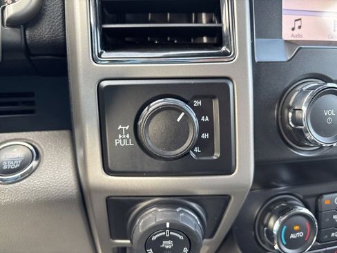 Used 2019 Ford F150 Lariat image 28