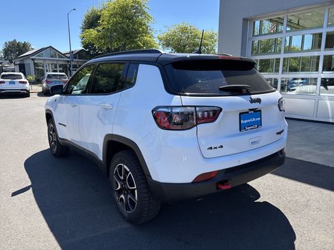 New 2026 Jeep Compass Trailhawk w/ Sun, Sound & Navigation Group AWD/4WD image 3