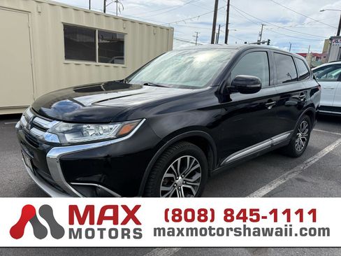 Used 2016 Mitsubishi Outlander SE image 1