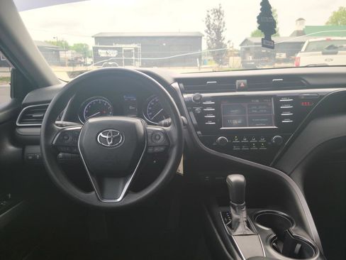 Used 2019 Toyota Camry LE FWD image 10