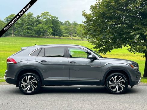 Used 2023 Volkswagen Atlas Cross Sport SEL AWD/4WD image 2