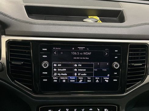 Used 2021 Volkswagen Atlas SEL R-Line AWD/4WD image 32