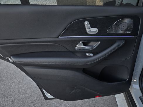 Used 2024 Mercedes-Benz GLS 450 4MATIC image 41