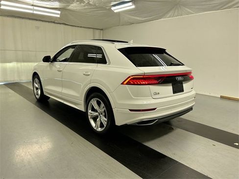 Used 2022 Audi Q8 Prestige w/ Prestige Package image 7