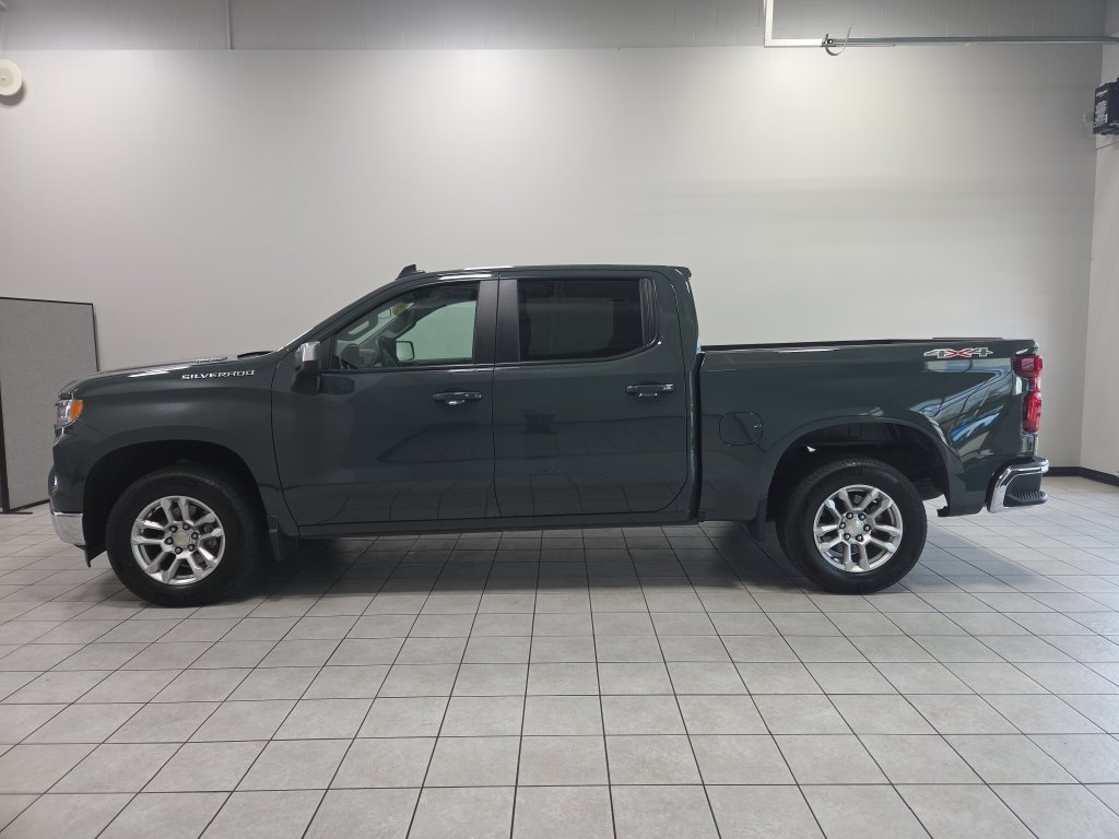 Used 2025 Chevrolet Silverado 1500 LT AWD/4WD image 9