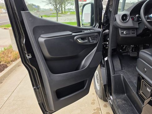 New 2026 Mercedes-Benz Sprinter 2500 image 10