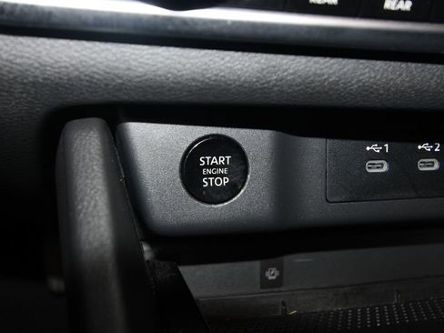 Used 2024 Nissan Rogue SL w/ SL Premium Package image 16