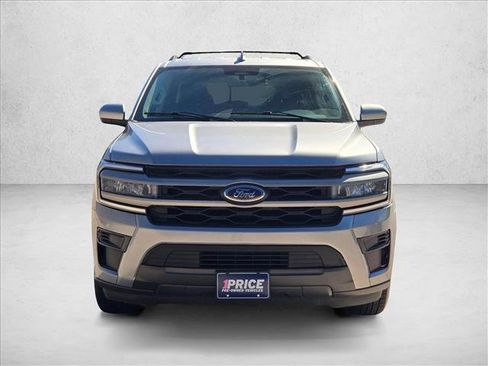 Used 2024 Ford Expedition Max XLT image 2