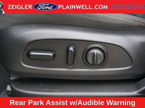 Used 2020 Chevrolet Equinox LT FWD image 18