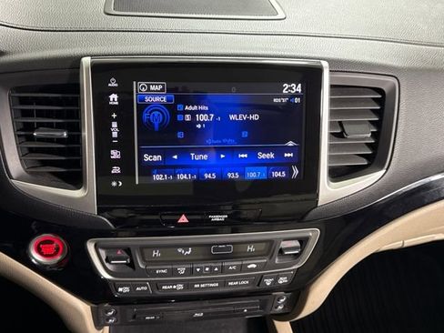 Used 2018 Honda Pilot Elite image 23