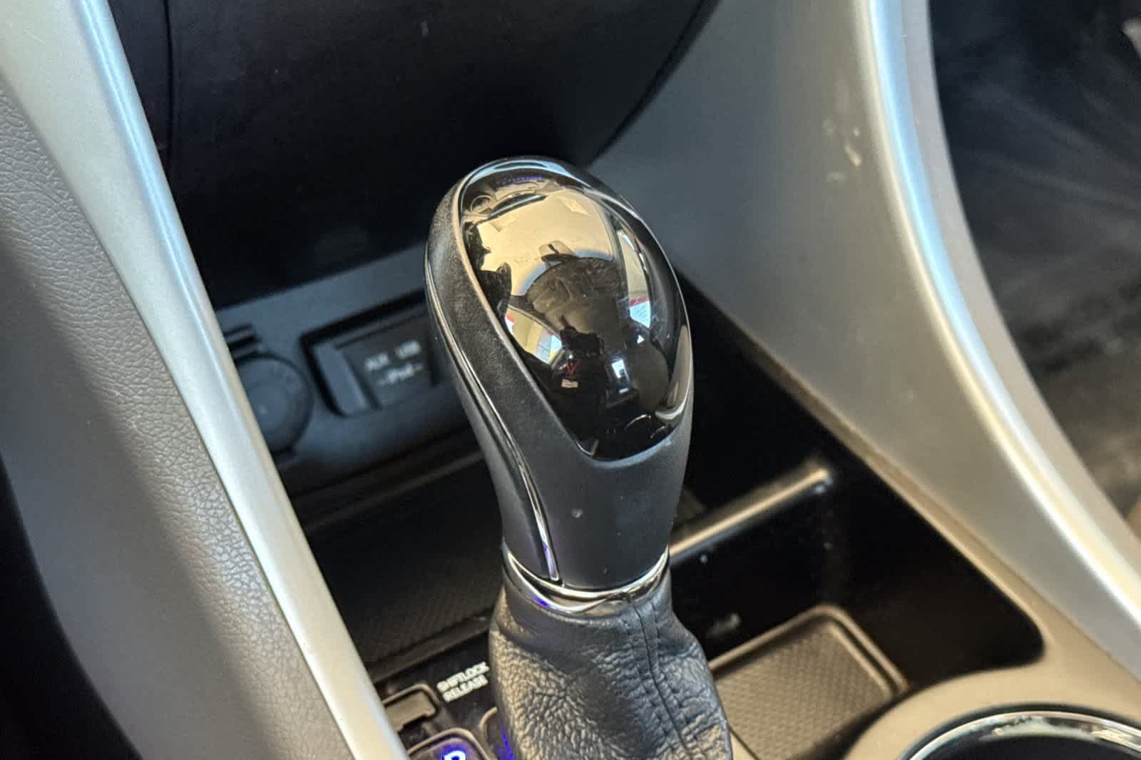 Used 2011 Hyundai Sonata Limited w/ Navigation Pkg 5 FWD image 23