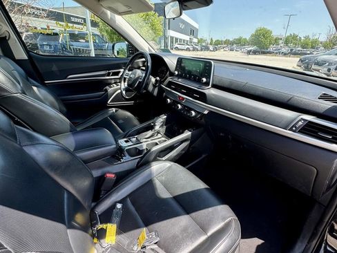 Used 2020 Kia Telluride S w/ S 8 Passenger Seating Package AWD/4WD image 17