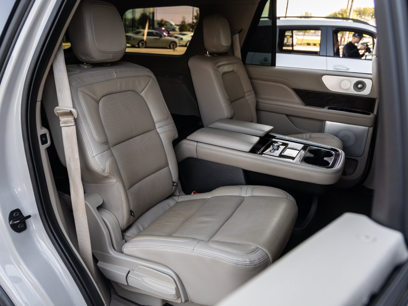 Used 2021 Lincoln Navigator Reserve w/ Luxury Package RWD image 37